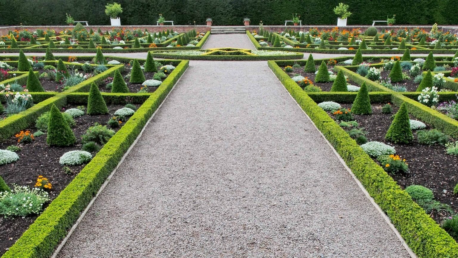 Creating Balance and Harmony: Inspiring Ideas for Formal Garden Landscaping Creating Balance and Harmony: Inspiring Ideas for Formal Garden Landscaping